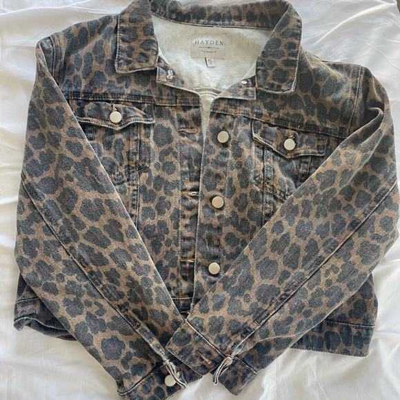 Jackets & Blazers - Cheetah Print Cropped Denim Jacket